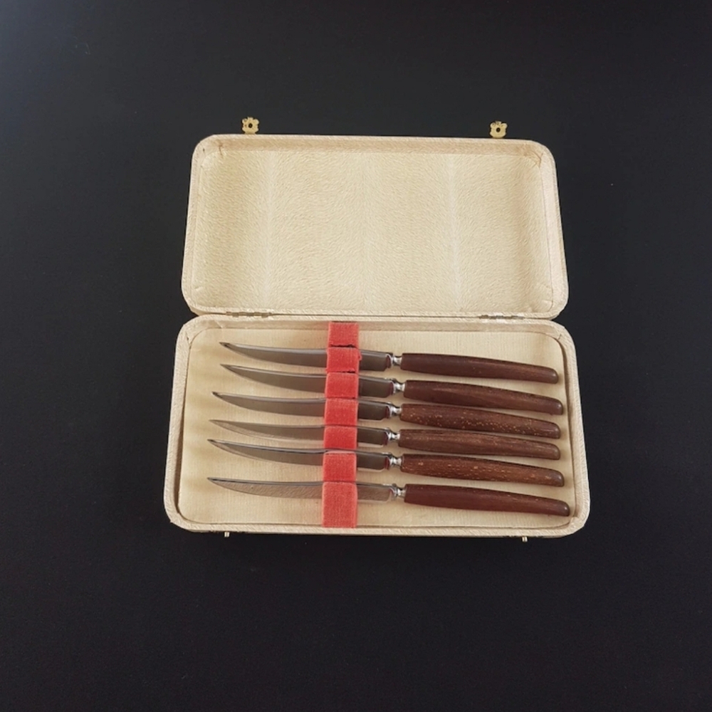 Sheffield Steak Knives with Faux Wood Bakelite Handles, England Meat Lover Gift